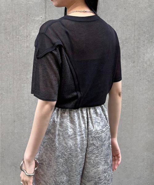 &g'aime(アンジェム)の「【&g'aime】カーブラメ切替ニット Curved Metallic Accent Knit(ニット/セーター・レディース・ブラウン/ブラック/グレイッシュベージュ・FREE)」の9枚目の写真