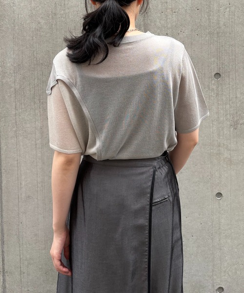 &g'aime(アンジェム)の「【&g'aime】カーブラメ切替ニット Curved Metallic Accent Knit(ニット/セーター・レディース・ブラウン/ブラック/グレイッシュベージュ・FREE)」の21枚目の写真