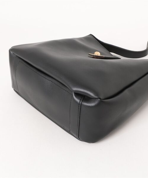 florist（フローリスト）の「【ポーチ付】2WAY ターンロックレザーライクワンショルダーバッグ/ビジネスバッグ（トートバッグ・レディース・キャメル/モカ/アッシュブラウン/ブラック・FREE）」の16枚目の写真