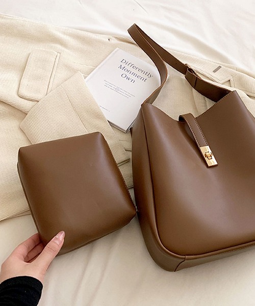 florist（フローリスト）の「【ポーチ付】2WAY ターンロックレザーライクワンショルダーバッグ/ビジネスバッグ（トートバッグ・レディース・キャメル/モカ/アッシュブラウン/ブラック・FREE）」の20枚目の写真