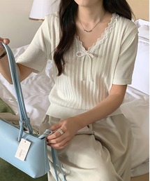 LAFFMO（ラフモ）の「VネックフリルニットドッキングTシャツ（ニット/セーター）」