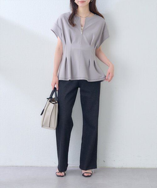 natural couture(ナチュラルクチュール)の「【mamamo】配色ステッチウエストタックカットソー(Tシャツ/カットソー・レディース・オフホワイト/グレー/ピンク/ネイビー・FREE)」の10枚目の写真