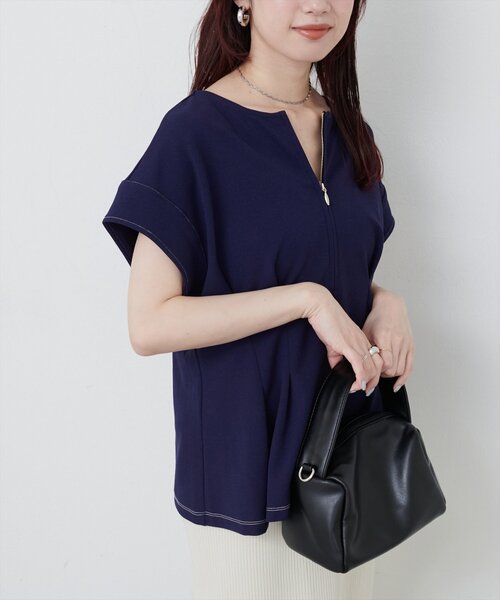natural couture(ナチュラルクチュール)の「【mamamo】配色ステッチウエストタックカットソー(Tシャツ/カットソー・レディース・オフホワイト/グレー/ピンク/ネイビー・FREE)」の3枚目の写真