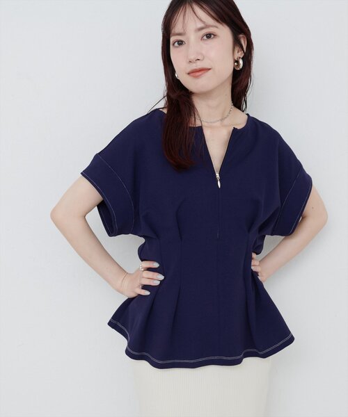 natural couture(ナチュラルクチュール)の「【mamamo】配色ステッチウエストタックカットソー(Tシャツ/カットソー・レディース・オフホワイト/グレー/ピンク/ネイビー・FREE)」の5枚目の写真