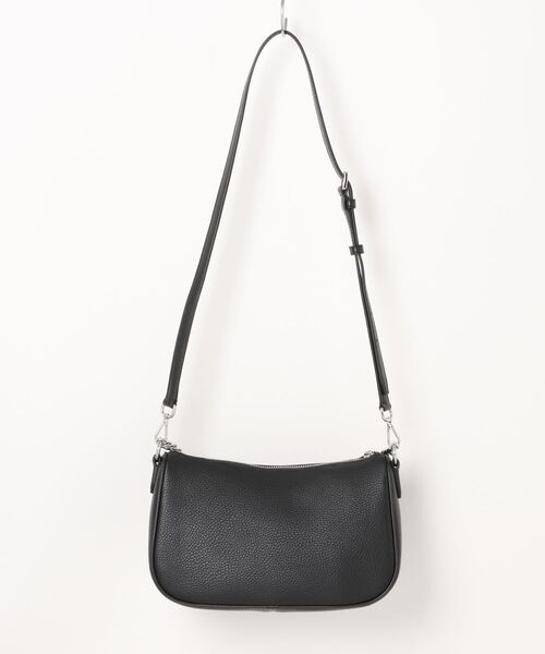 MICHAEL KORS(マイケルコース)の「CARMELA MD POUCHETTE XBDY クロスボディ(ショルダーバッグ・レディース・ブラック・FREE)」の2枚目の写真