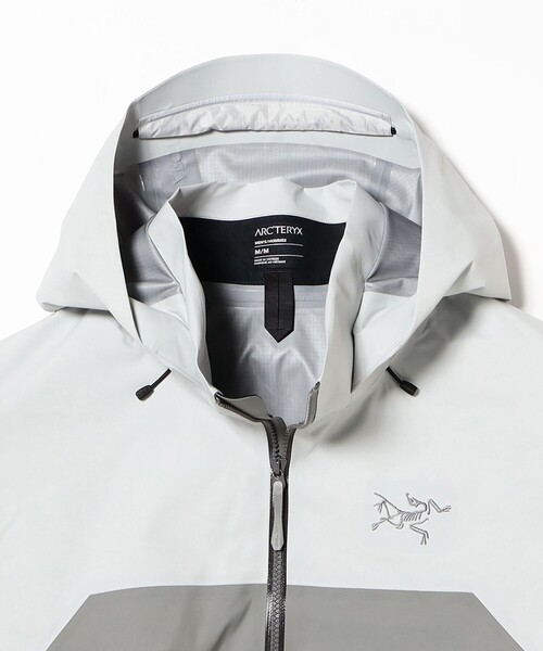 ARC'TERYX（アークテリクス）の「ARC’TERYX / Beta AR Jacket（ブルゾン・メンズ・ブラック・LARGE/MEDIUM/SMALL）」の4枚目の写真