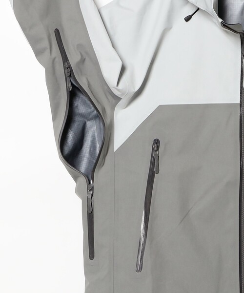 ARC'TERYX（アークテリクス）の「ARC’TERYX / Beta AR Jacket（ブルゾン・メンズ・ブラック・LARGE/MEDIUM/SMALL）」の6枚目の写真