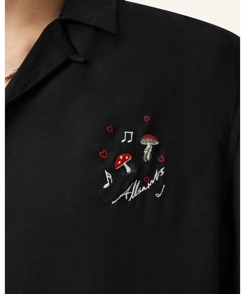 ALLSAINTS(オールセインツ)の「FUNGI EMBROIDERED SHORT SLEEVE SHIRT | FUNGI 刺繍 半袖 シャツ(シャツ/ブラウス・メンズ・ブラック・S/M/L/XS)」の4枚目の写真