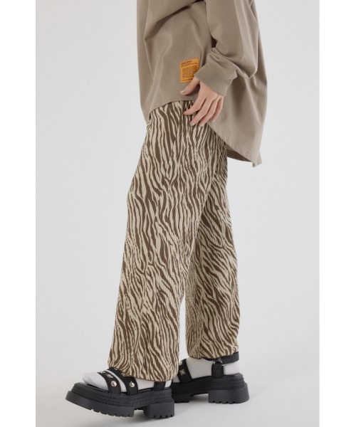 RODEO CROWNS WIDE BOWL（ロデオクラウンズワイドボウル）の「アソートパターンプリーツリラックスパンツ（その他パンツ・レディース・ホワイト系その他/ブラウン系その他/ブラック系その他・FREE）」の18枚目の写真