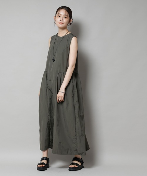 NANO universe（ナノユニバース）の「サイドギャザーナイロンワンピース（ワンピース・レディース・ブラック/カーキ/ダークベージュ・FREE）」の10枚目の写真