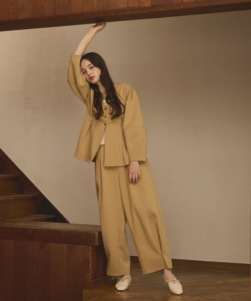 OLUN（オルン）の「Cocoon peplum cardigan/コクーンペプラムカーディガン（カーディガン/ボレロ・レディース・アイボリー/ベージュ/グレー・MEDIUM/SMALL）」の10枚目の写真