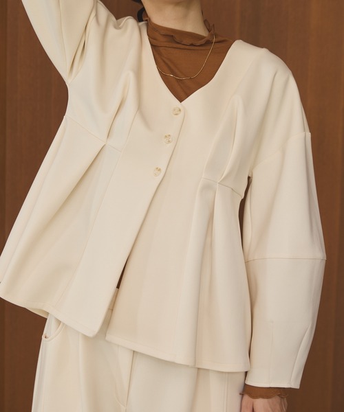 OLUN（オルン）の「Cocoon peplum cardigan/コクーンペプラムカーディガン（カーディガン/ボレロ・レディース・アイボリー/ベージュ/グレー・MEDIUM/SMALL）」の17枚目の写真