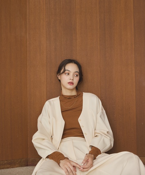 OLUN（オルン）の「Cocoon peplum cardigan/コクーンペプラムカーディガン（カーディガン/ボレロ・レディース・アイボリー/ベージュ/グレー・MEDIUM/SMALL）」の20枚目の写真