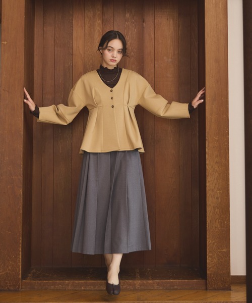 OLUN（オルン）の「Cocoon peplum cardigan/コクーンペプラムカーディガン（カーディガン/ボレロ・レディース・アイボリー/ベージュ/グレー・MEDIUM/SMALL）」の15枚目の写真