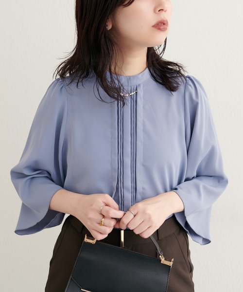 natural couture(ナチュラルクチュール)の「【ZOZO限定】メタルチャーム付き7分フレア袖ブラウス(シャツ/ブラウス・レディース・ブルー/オフホワイト/ネイビー/ピンクベージュ/グレイッシュベージュ・FREE)」の18枚目の写真