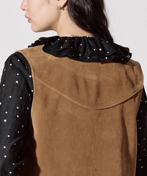 Fano Studios（ファノ ストゥディオズ）の「ヴィンテージ風 フェイクスエード Vネックベスト FQ25W039【Fano Studios】【2025AW】（ベスト・レディース・ブラウン・S/M/L）」の8枚目の写真