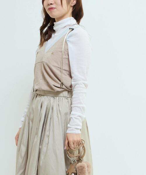 CONVERSE TOKYO（コンバーストウキョウ）の「PEACH POPLIN CAMISOLE BUSTIER（キャミソール・レディース・チャコールグレー/ベージュ/レッド・FREE）」の6枚目の写真
