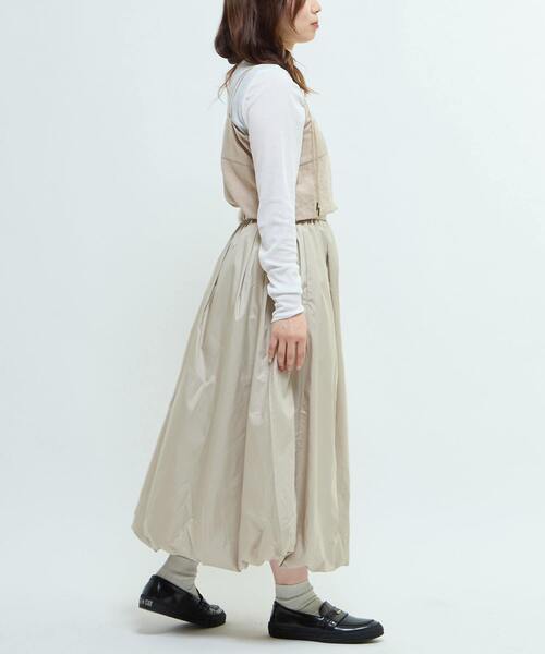 CONVERSE TOKYO（コンバーストウキョウ）の「PEACH POPLIN CAMISOLE BUSTIER（キャミソール・レディース・チャコールグレー/ベージュ/レッド・FREE）」の7枚目の写真