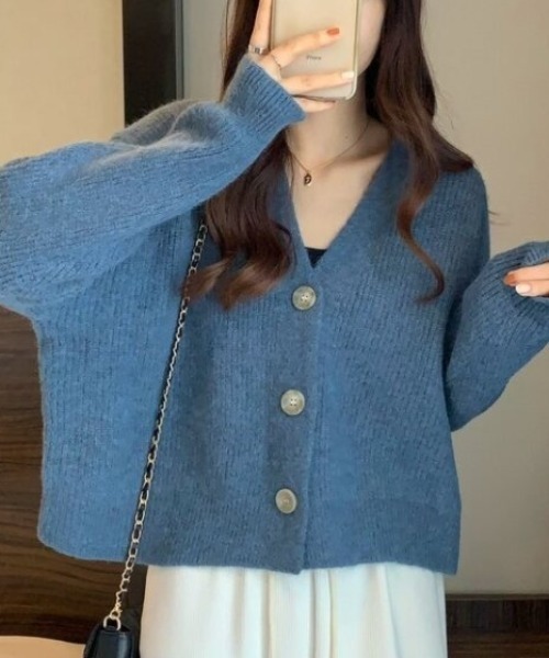 cammie(キャミー)の「フロントボタンリブニットカーディガン(カーディガン/ボレロ・レディース・ブルー/アイボリー/ブラック/グリーン・F)」の4枚目の写真