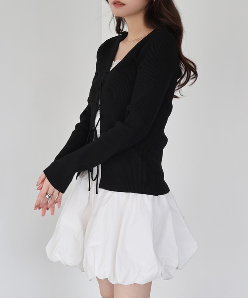 Freesia by andme(フリージアバイアンドミー)の「レースアップリボン2wayリブニットトップス(ニット/セーター・レディース・ブラウン/レッド/オフホワイト/ブラック/ライトベージュ・M/L)」の7枚目の写真