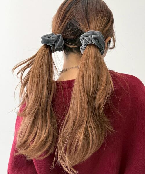 WEGO(ウィゴー)の「WEGO/【2点セット】ベロアシュシュ(シュシュ・レディース・ピンク/アイボリー/ダークグレー/ブラック・FREE)」の6枚目の写真