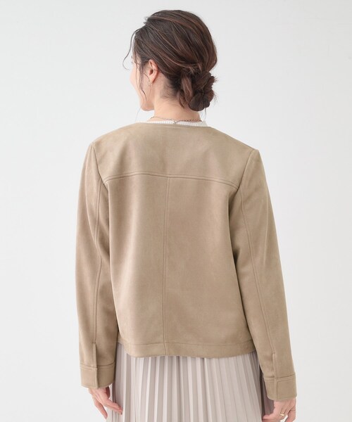 DRESKIP（ドレスキップ）の「【S-LL】上品さを纏う やわらか フェイクスエードブルゾン（ブルゾン・レディース・ライトベージュ/ブラック/ブラウン系・02/03/04/01）」の9枚目の写真