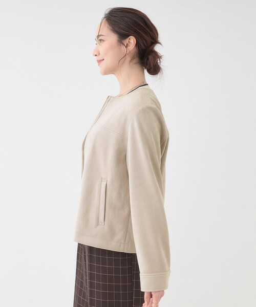 DRESKIP（ドレスキップ）の「【S-LL】上品さを纏う やわらか フェイクスエードブルゾン（ブルゾン・レディース・ライトベージュ/ブラック/ブラウン系・02/03/04/01）」の5枚目の写真