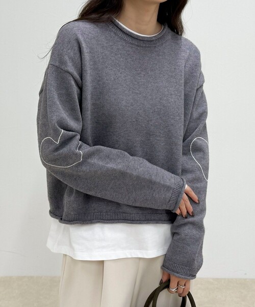fredy emue(フレディエミュ)の「【新色追加!/主役級ニット】ハートステッチニットプルオーバー(ニット/セーター・レディース・グレー/サックスブルー/アイボリー/ボルドー・38)」の9枚目の写真