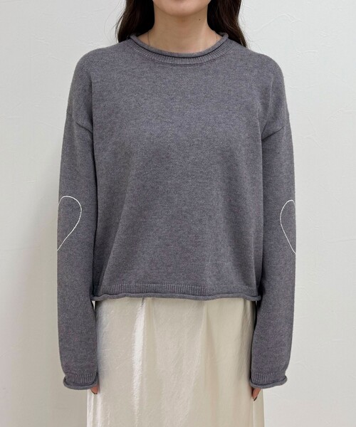 fredy emue(フレディエミュ)の「【新色追加!/主役級ニット】ハートステッチニットプルオーバー(ニット/セーター・レディース・グレー/サックスブルー/アイボリー/ボルドー・38)」の13枚目の写真