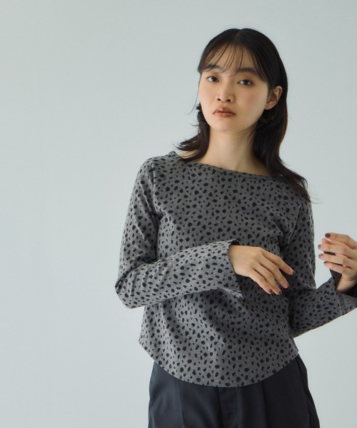 VICKY（ビッキー）の「アニマルソウガラボートネックプルオーバー≪手洗い可能≫（Tシャツ/カットソー・レディース・ブラック系その他/グレー系その他/ブラウン系その他/ベージュ系その他・M）」の2枚目の写真