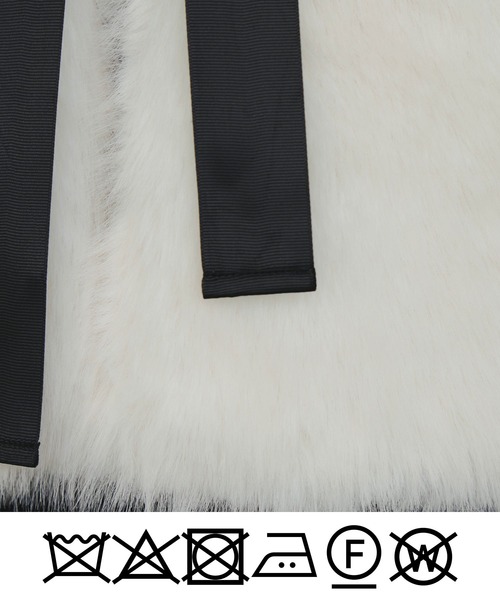 PICCIN PERLA(ピッチンペルラ)の「フェイクファーベスト(ショート)(ベスト・レディース・ブラック/オフホワイト・M)」の18枚目の写真