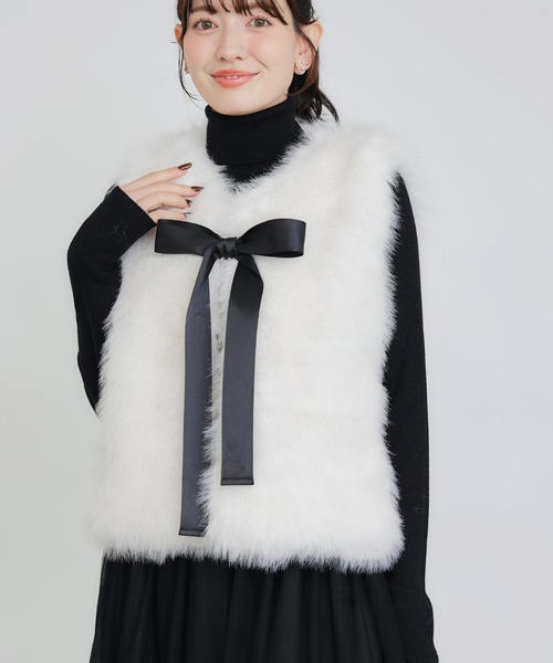 PICCIN PERLA(ピッチンペルラ)の「フェイクファーベスト(ショート)(ベスト・レディース・ブラック/オフホワイト・M)」の21枚目の写真