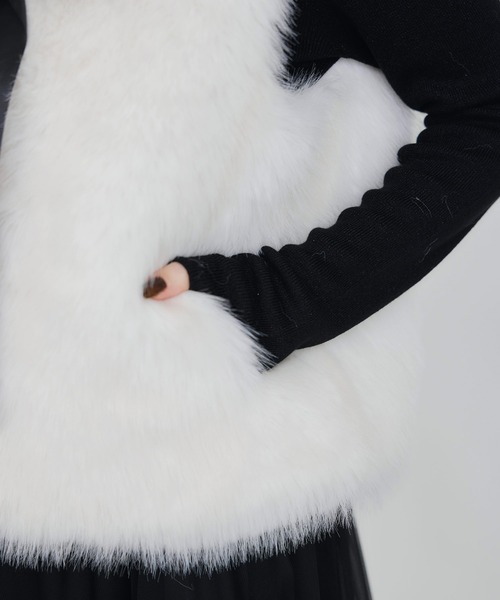 PICCIN PERLA(ピッチンペルラ)の「フェイクファーベスト(ショート)(ベスト・レディース・ブラック/オフホワイト・M)」の16枚目の写真