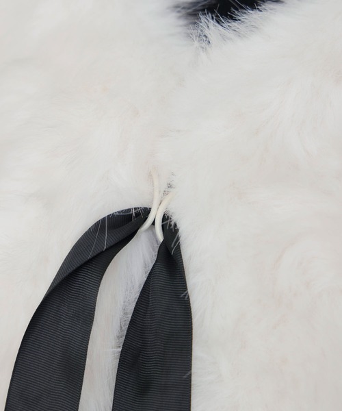 PICCIN PERLA(ピッチンペルラ)の「フェイクファーベスト(ショート)(ベスト・レディース・ブラック/オフホワイト・M)」の17枚目の写真