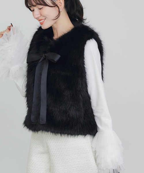 PICCIN PERLA(ピッチンペルラ)の「フェイクファーベスト(ショート)(ベスト・レディース・ブラック/オフホワイト・M)」の9枚目の写真