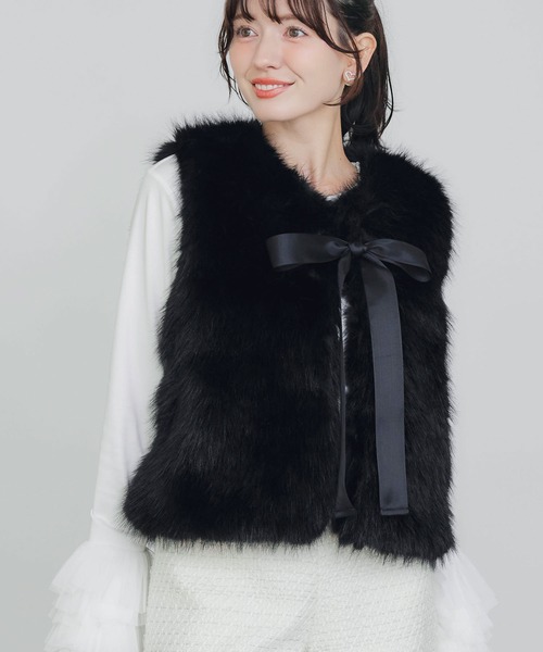 PICCIN PERLA(ピッチンペルラ)の「フェイクファーベスト(ショート)(ベスト・レディース・ブラック/オフホワイト・M)」の6枚目の写真