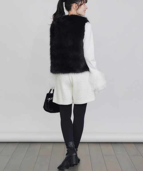 PICCIN PERLA(ピッチンペルラ)の「フェイクファーベスト(ショート)(ベスト・レディース・ブラック/オフホワイト・M)」の12枚目の写真