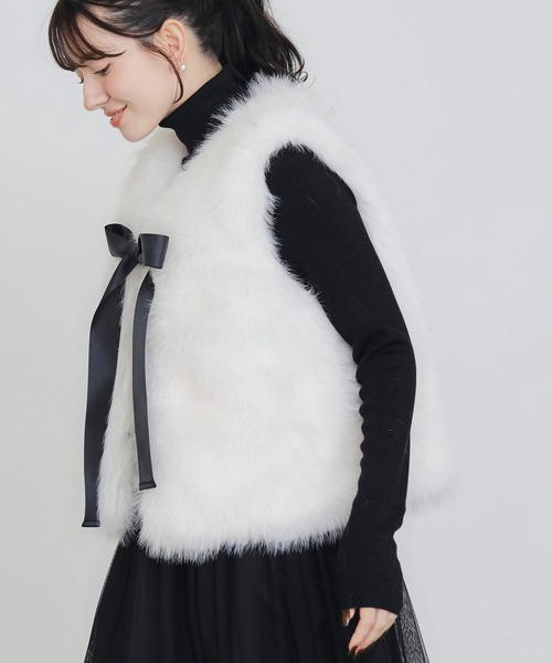 PICCIN PERLA(ピッチンペルラ)の「フェイクファーベスト(ショート)(ベスト・レディース・ブラック/オフホワイト・M)」の22枚目の写真