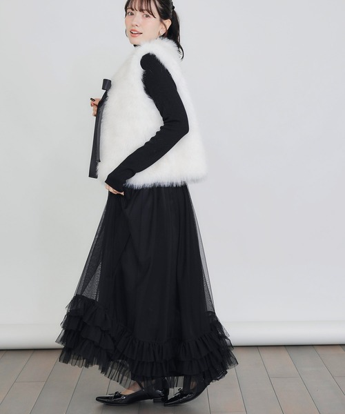 PICCIN PERLA(ピッチンペルラ)の「フェイクファーベスト(ショート)(ベスト・レディース・ブラック/オフホワイト・M)」の4枚目の写真