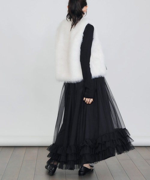 PICCIN PERLA(ピッチンペルラ)の「フェイクファーベスト(ショート)(ベスト・レディース・ブラック/オフホワイト・M)」の5枚目の写真