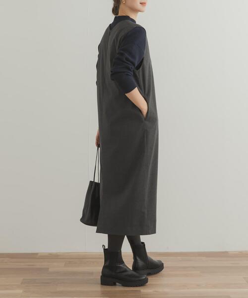 URBAN RESEARCH DOORS(アーバンリサーチドアーズ)の「『UR TECH』ストレートラインジャンパースカート(ワンピース・レディース・ブラック/チャコールグレー・MEDIUM/SMALL)」の3枚目の写真