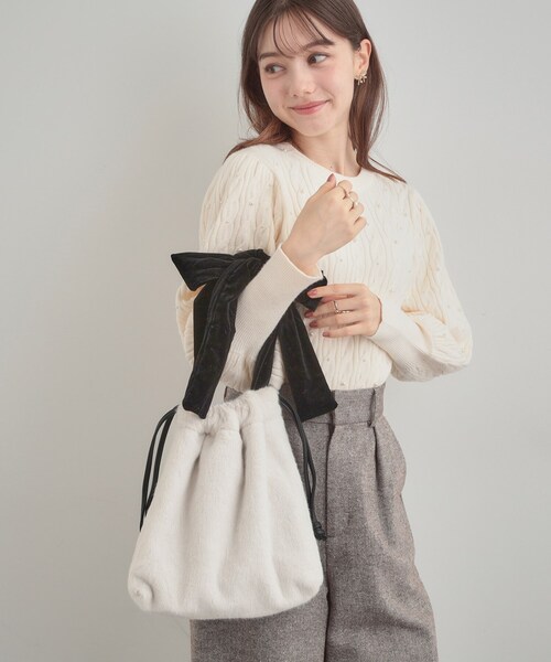 couture brooch（クチュールブローチ）の「ベロアリボンフェイクファートートバッグ（トートバッグ・レディース・ブラック/アイボリー/ベビーピンク・00）」の16枚目の写真