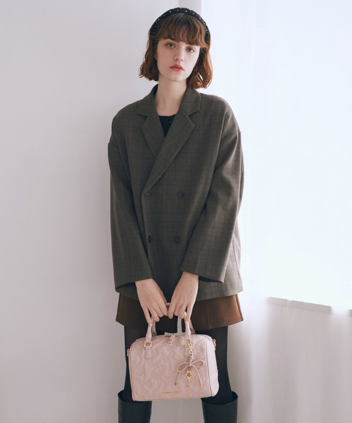 眠*様 Maison de FLEUR チャーム付きリボンキルティングボストンバ メゾン ド フルール Maison de FLEUR チャーム付きリボンキルティング