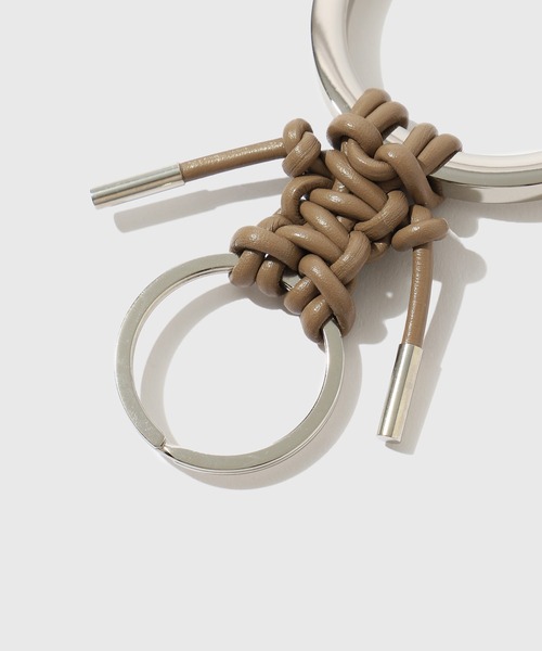 ITTI（イッチ）の「【ITTI/イッチ】CRISTY KNOTMAN RING / RAPTO JP（キーホルダー・メンズ・ライトグレー/キナリ/ブラック・FREE）」の6枚目の写真