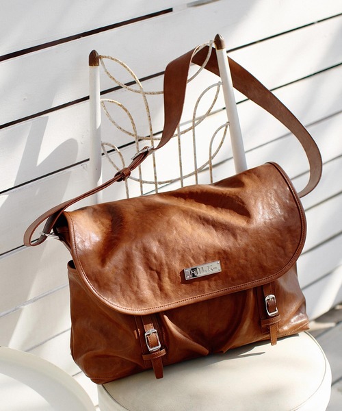 MILKFED.（ミルクフェド）の「BAR LOGO MESSENGER BAG（ショルダーバッグ・レディース・レッド/ブラウン/チャコール・ONE SIZE）」の3枚目の写真