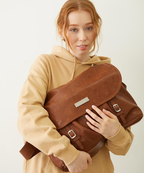 MILKFED.（ミルクフェド）の「BAR LOGO MESSENGER BAG（ショルダーバッグ・レディース・レッド/ブラウン/チャコール・ONE SIZE）」の5枚目の写真