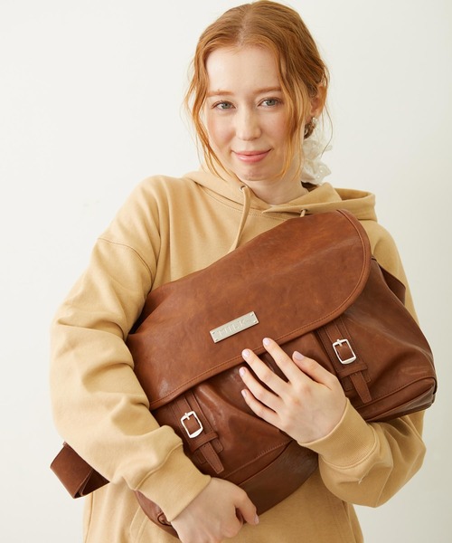 MILKFED.（ミルクフェド）の「BAR LOGO MESSENGER BAG（ショルダーバッグ・レディース・レッド/ブラウン/チャコール・ONE SIZE）」の6枚目の写真