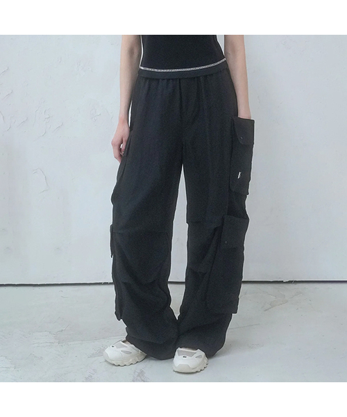 AVANDRESS(アバンドレス )の「2ポケットクーリングカーゴパンツ - 5COL(スウェットパンツ・メンズ・ブラック/チャコール/ミント/PINK/ホワイト・SMALL/MEDIUM/LARGE)」の1枚目の写真