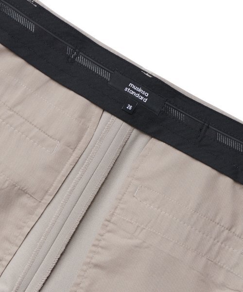 MUSINSA STANDARD WOMAN(ムシンサスタンダードウーマン)の「レディース軽量ストレート隠しバンディングスラックス【ライトベージュ】(スラックス・レディース・その他・27/28/29/32/30/34/31/24/25/26)」の6枚目の写真