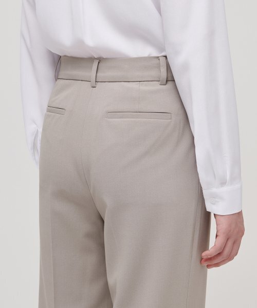 MUSINSA STANDARD WOMAN(ムシンサスタンダードウーマン)の「レディース軽量ストレート隠しバンディングスラックス【ライトベージュ】(スラックス・レディース・その他・27/28/29/32/30/34/31/24/25/26)」の7枚目の写真